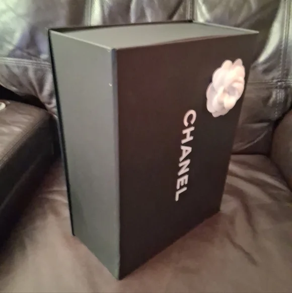 4xCHANEL Parfums Black Velvet Cosmetic Makeup Bag,Magnetic Box,Dust Bag New - Picture 2 of 7